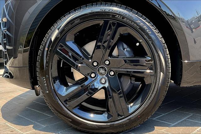 new 2025 Land Rover Discovery car, priced at $80,553