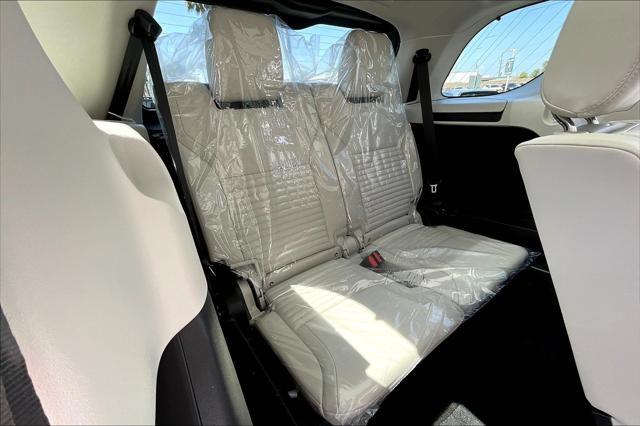 new 2025 Land Rover Discovery car, priced at $68,828