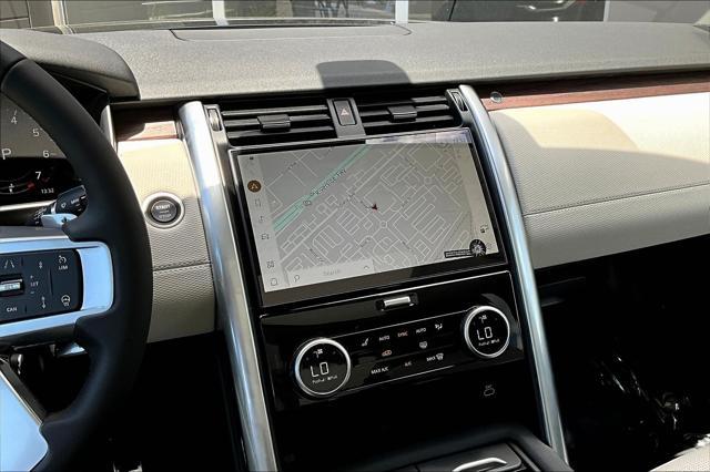 new 2025 Land Rover Discovery car, priced at $79,578