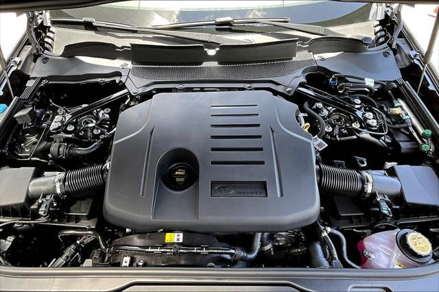 new 2025 Land Rover Discovery car, priced at $79,578