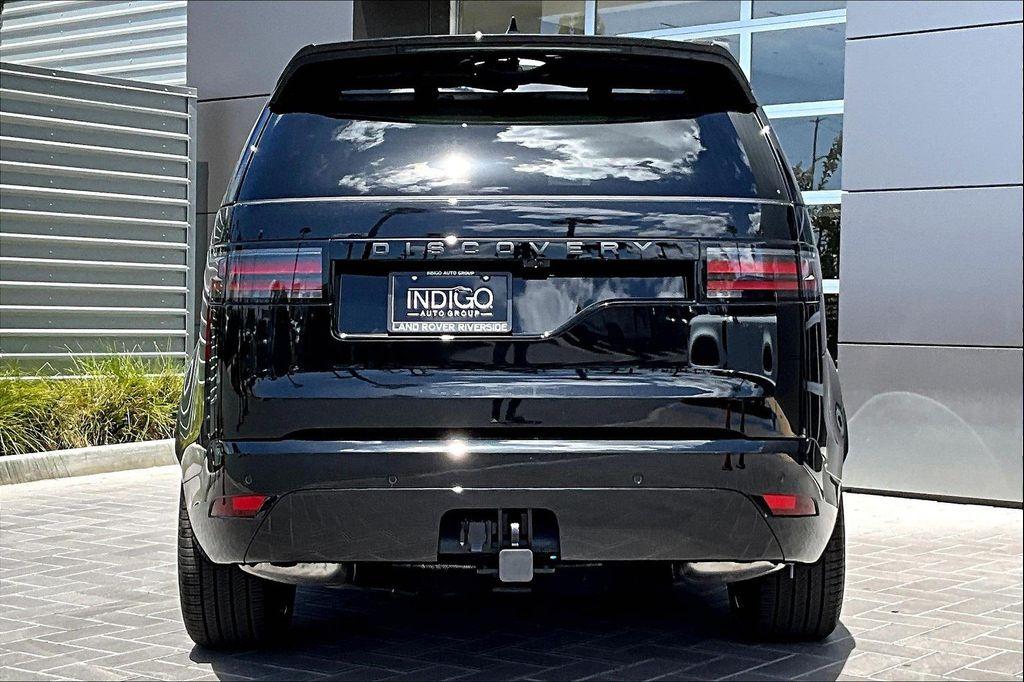 new 2025 Land Rover Discovery car, priced at $79,578