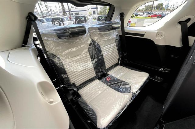 new 2025 Land Rover Discovery car, priced at $79,578