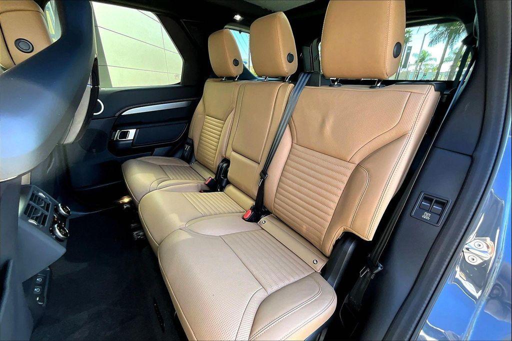 new 2026 Land Rover Discovery car, priced at $79,726