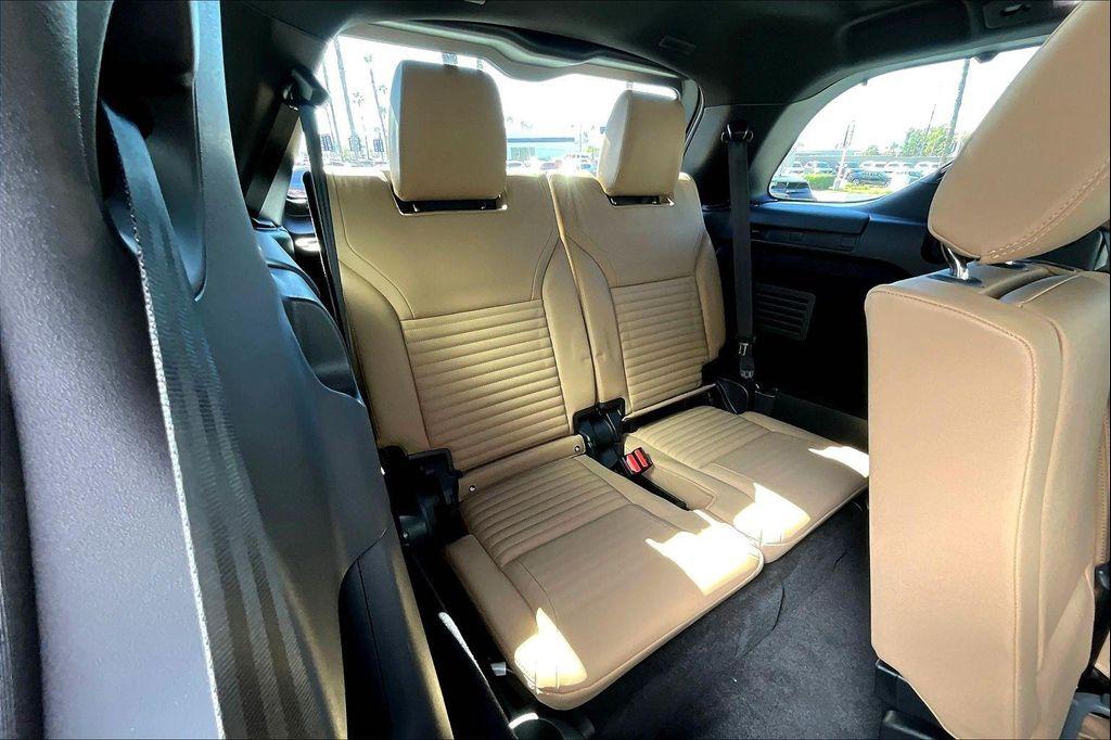 new 2026 Land Rover Discovery car, priced at $79,726