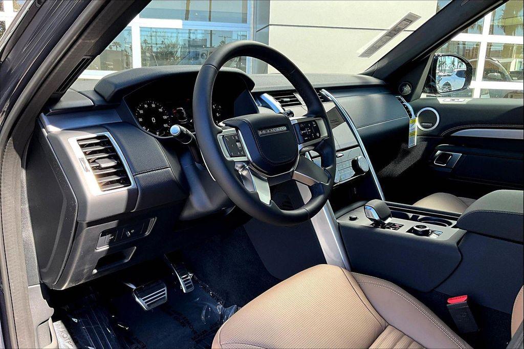 new 2026 Land Rover Discovery car, priced at $79,726