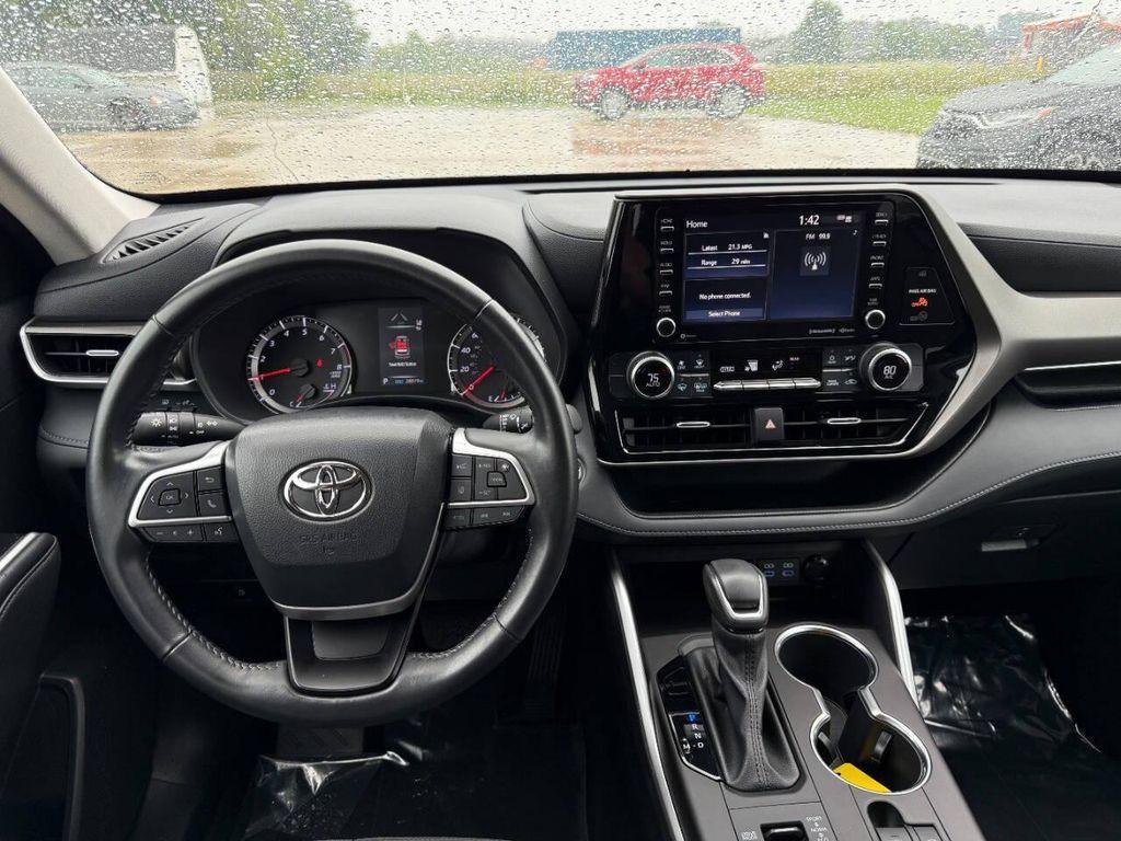 used 2022 Toyota Highlander car, priced at $34,990