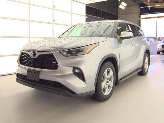 used 2022 Toyota Highlander car, priced at $34,990