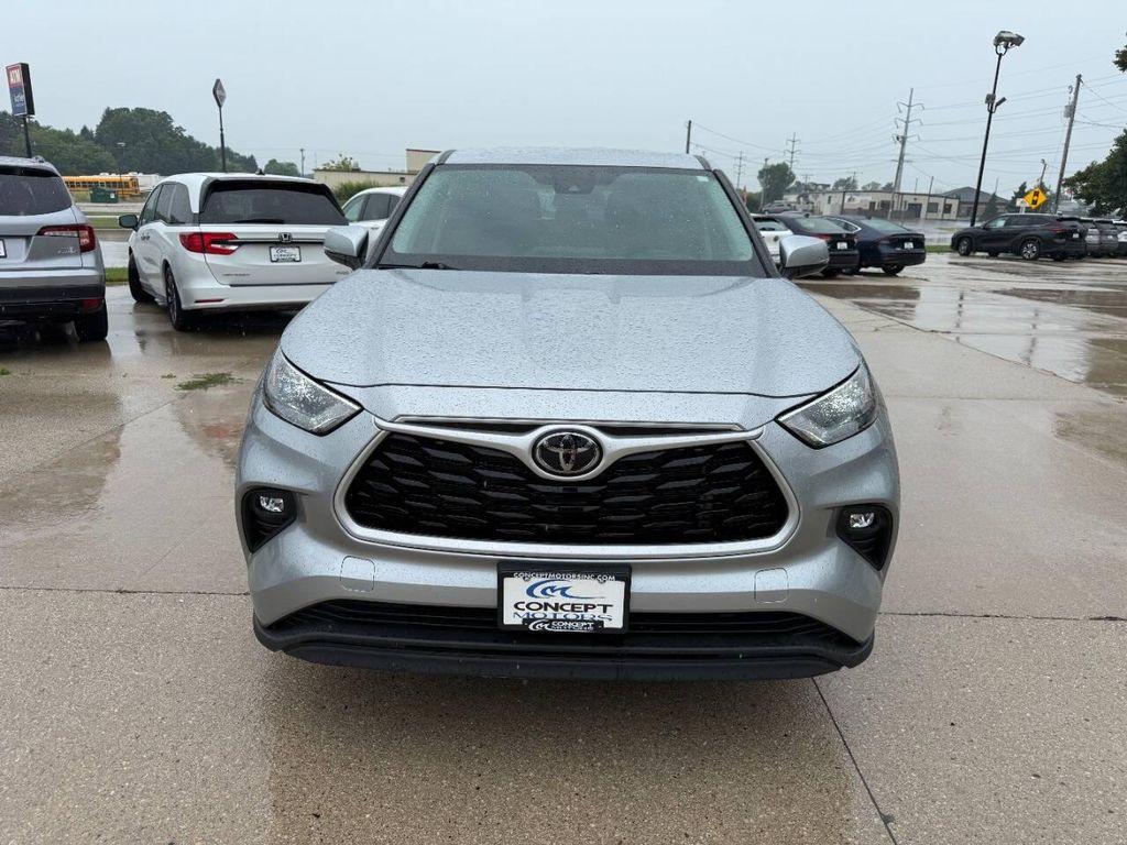 used 2022 Toyota Highlander car, priced at $34,990