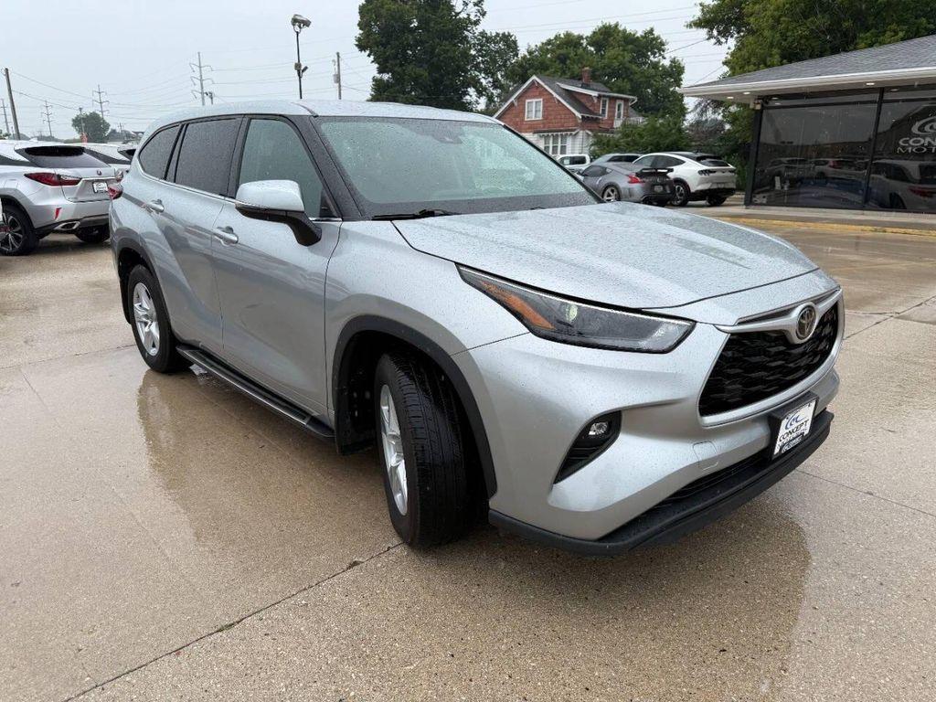 used 2022 Toyota Highlander car, priced at $34,990