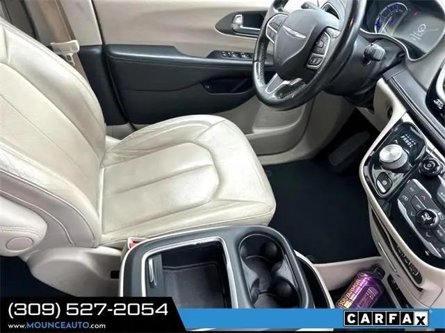 used 2021 Chrysler Pacifica Hybrid car, priced at $22,382