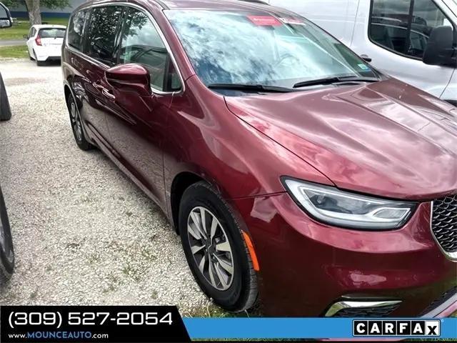 used 2021 Chrysler Pacifica Hybrid car, priced at $22,382