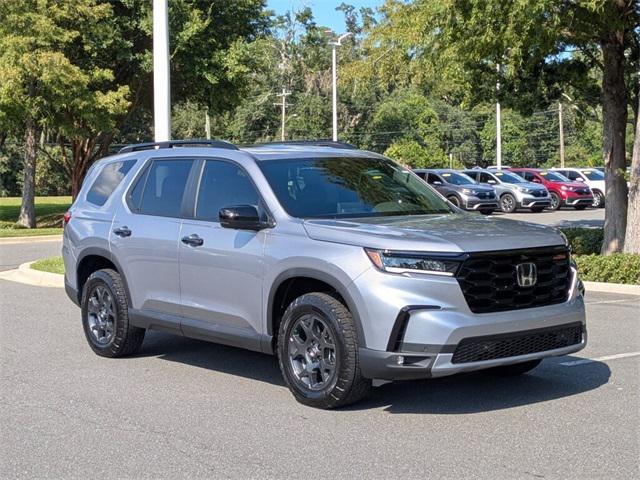 new 2025 Honda Pilot car, priced at $51,375