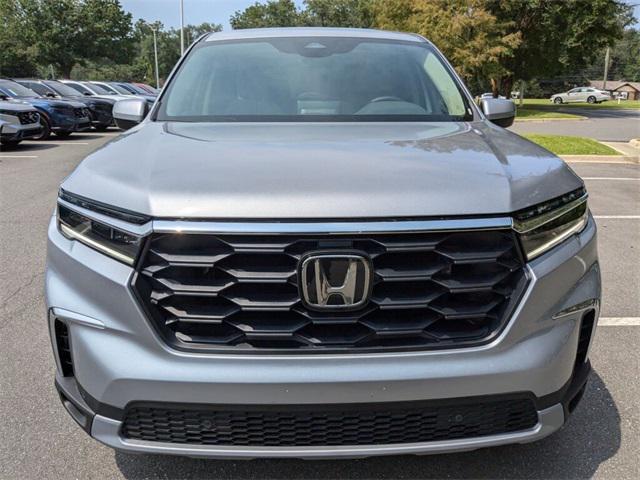 new 2025 Honda Pilot car, priced at $45,625