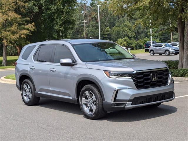 new 2025 Honda Pilot car, priced at $45,625