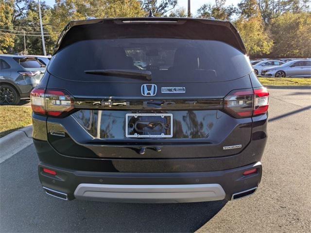 new 2025 Honda Pilot car, priced at $48,950