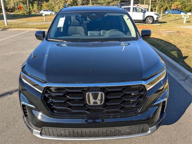 new 2025 Honda Pilot car, priced at $48,950