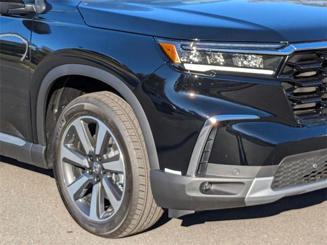 new 2025 Honda Pilot car, priced at $48,950