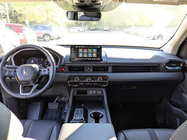 new 2025 Honda Pilot car, priced at $48,950