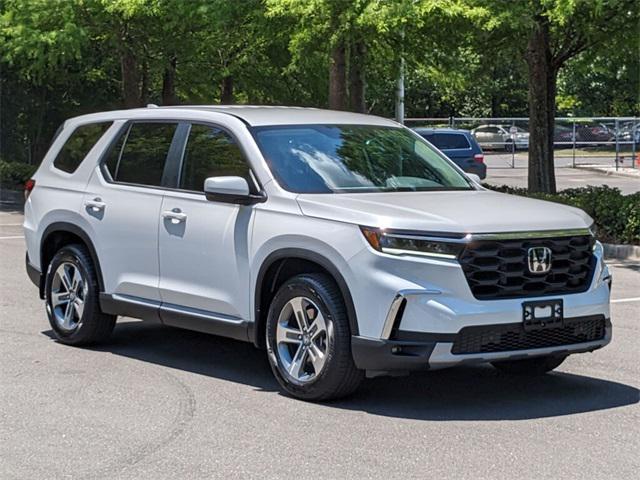 new 2025 Honda Pilot car, priced at $48,180