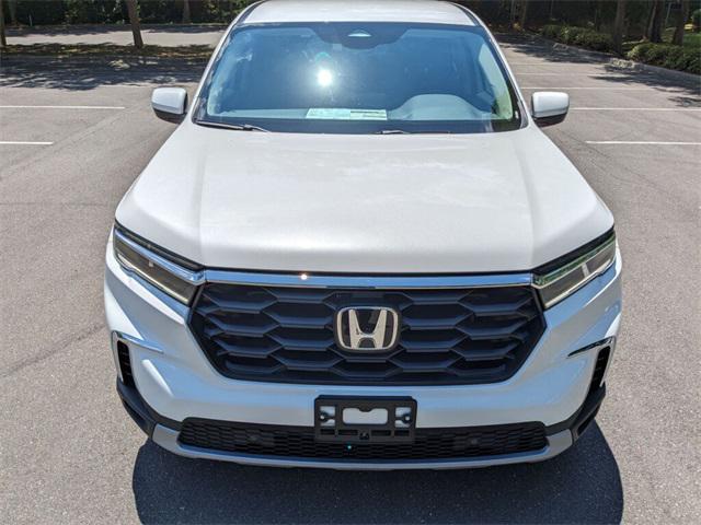 new 2025 Honda Pilot car, priced at $45,350