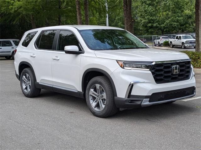 new 2025 Honda Pilot car, priced at $45,405