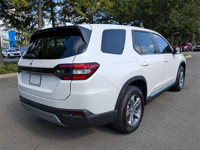 new 2025 Honda Pilot car, priced at $45,405