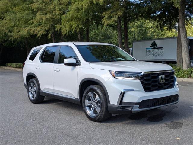 new 2025 Honda Pilot car, priced at $45,405