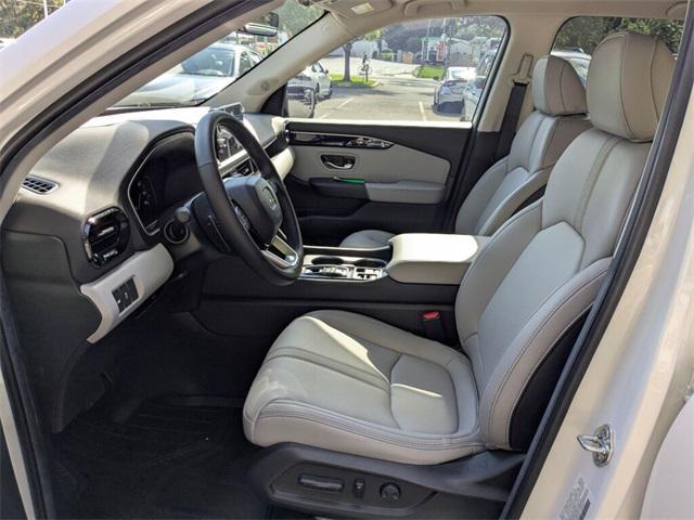 new 2025 Honda Pilot car, priced at $45,405