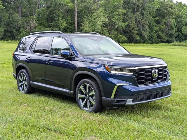 new 2025 Honda Pilot car, priced at $50,670