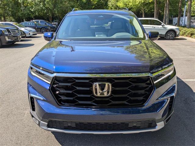 new 2025 Honda Pilot car, priced at $51,050