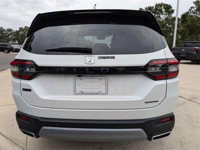 new 2025 Honda Pilot car, priced at $49,405