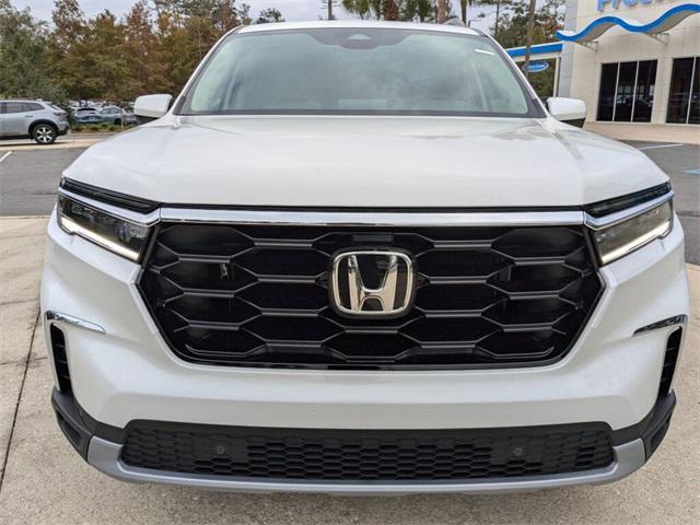 new 2025 Honda Pilot car, priced at $49,405