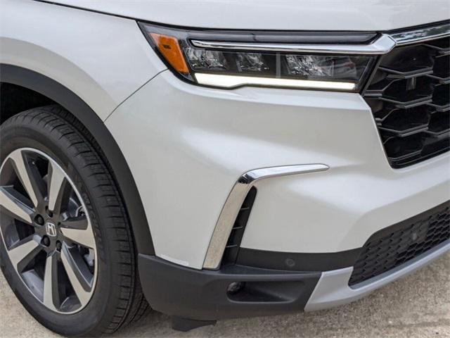 new 2025 Honda Pilot car, priced at $49,405