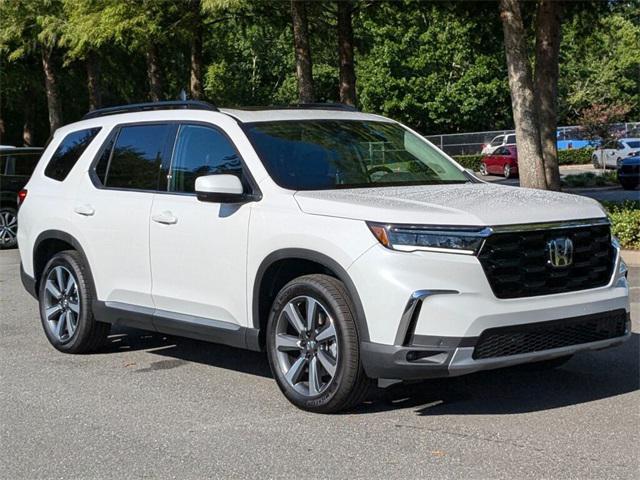 new 2025 Honda Pilot car, priced at $49,390