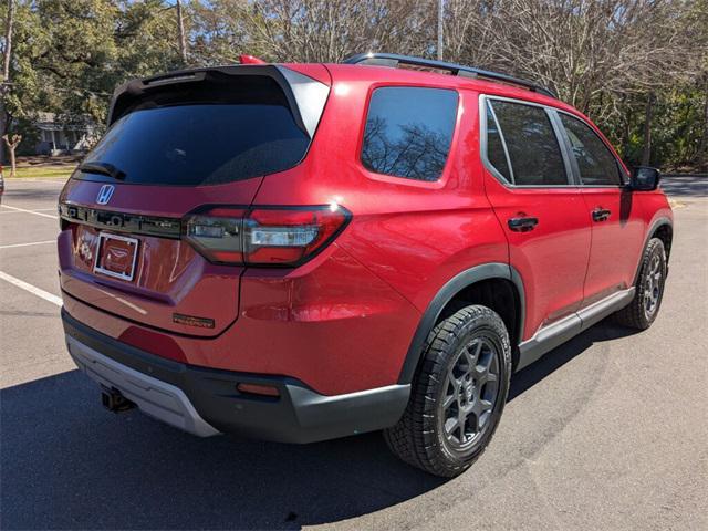 new 2025 Honda Pilot car, priced at $51,305