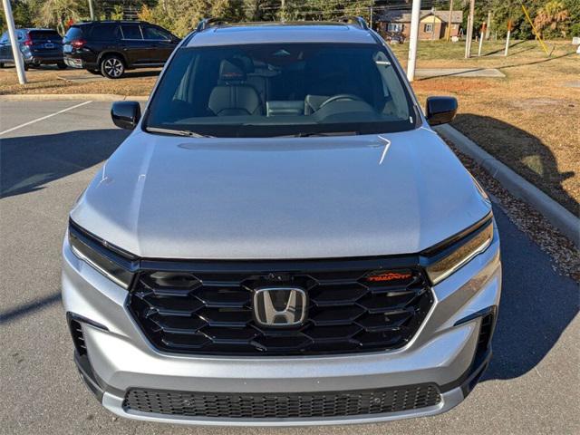 new 2025 Honda Pilot car, priced at $50,795