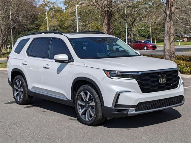 new 2025 Honda Pilot car, priced at $56,705