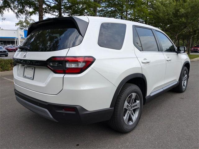 new 2025 Honda Pilot car, priced at $45,405