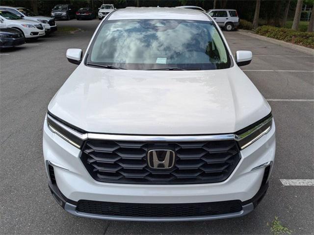 new 2025 Honda Pilot car, priced at $45,405