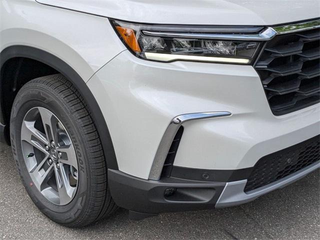 new 2025 Honda Pilot car, priced at $45,405