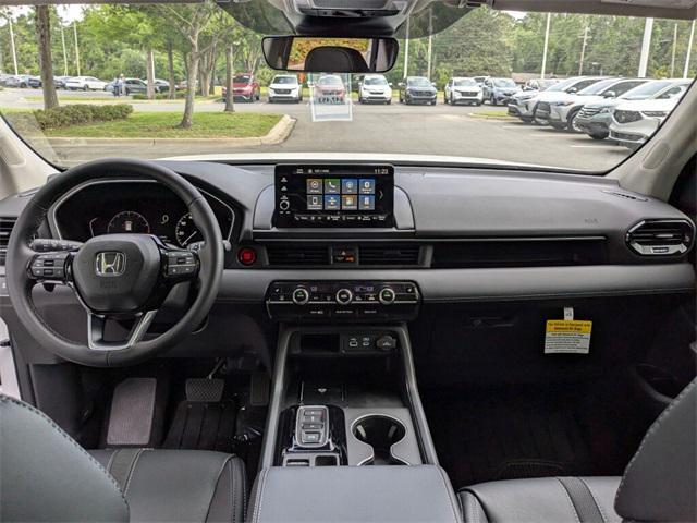 new 2025 Honda Pilot car, priced at $45,405