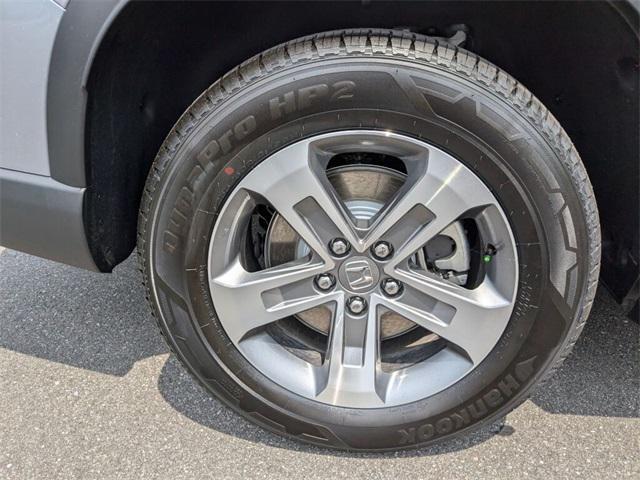 new 2025 Honda Pilot car, priced at $45,680