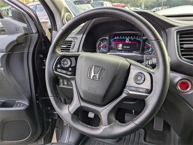 used 2022 Honda Pilot car, priced at $33,990