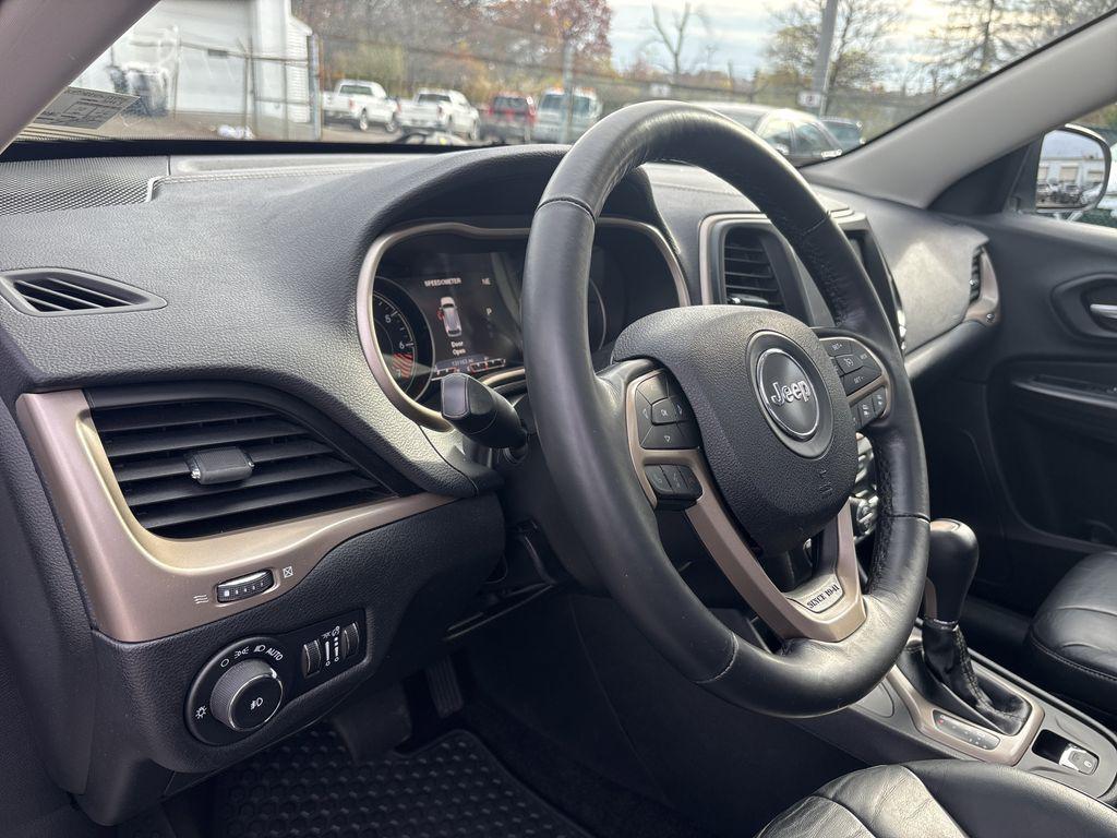 used 2015 Jeep Cherokee car, priced at $8,890
