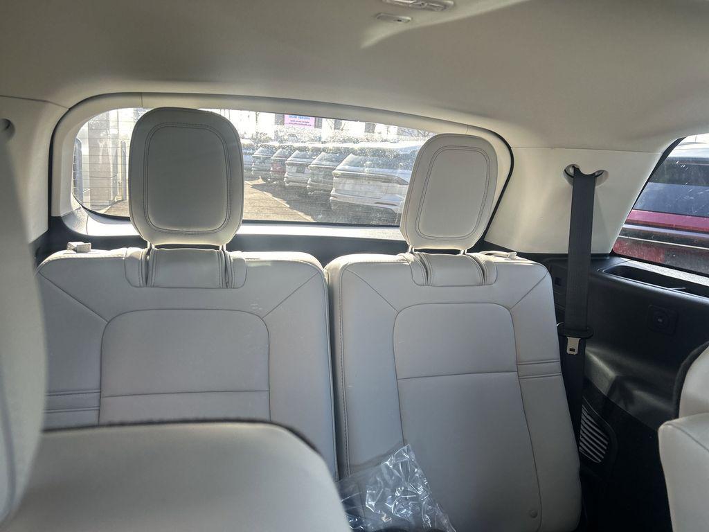 new 2025 Lincoln Aviator car, priced at $65,736