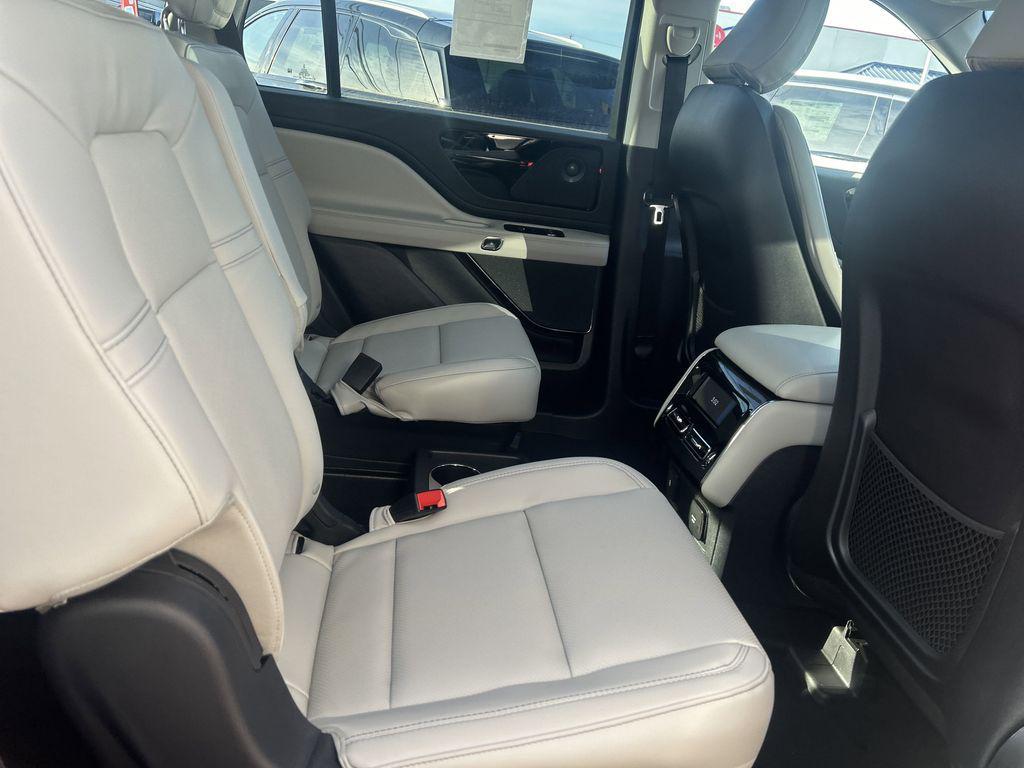 new 2025 Lincoln Aviator car, priced at $65,736