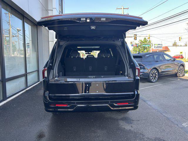 new 2025 Lincoln Navigator car, priced at $112,180