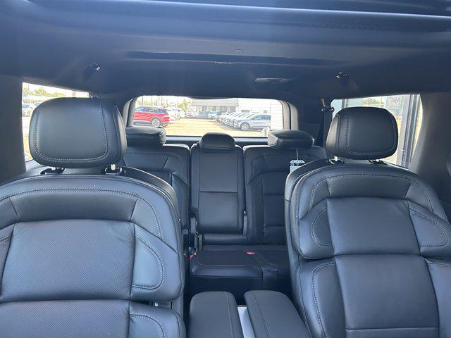 new 2025 Lincoln Navigator car, priced at $112,180