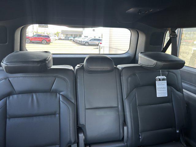 new 2025 Lincoln Navigator car, priced at $112,180