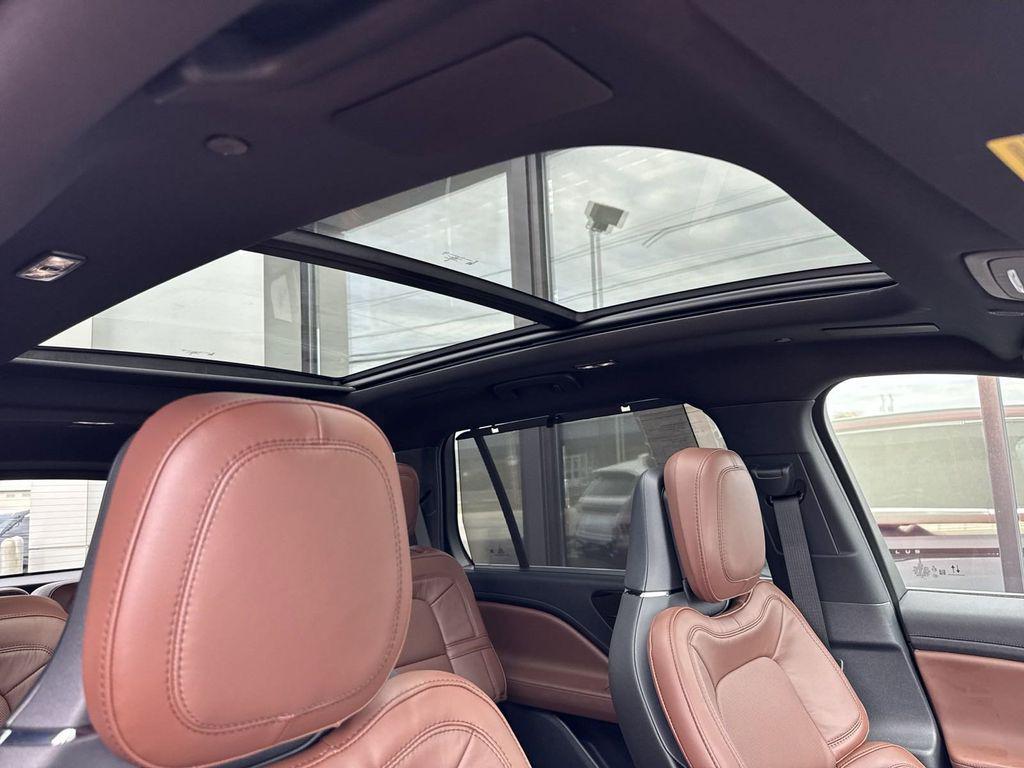 new 2025 Lincoln Aviator car, priced at $70,272